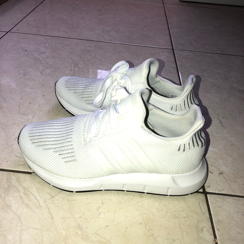 New with box Adidas White Sneakers Women’s 6/4.5Y